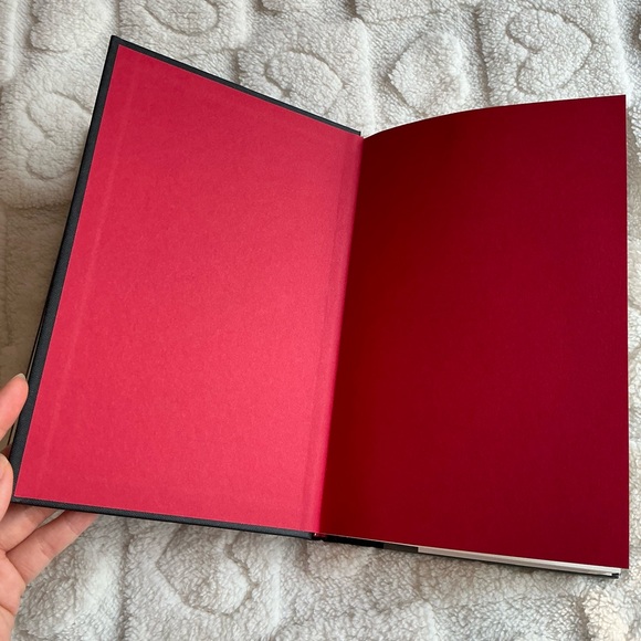 The Familiar by Leigh Bardugo, SIGNED - Picture 5 of 6